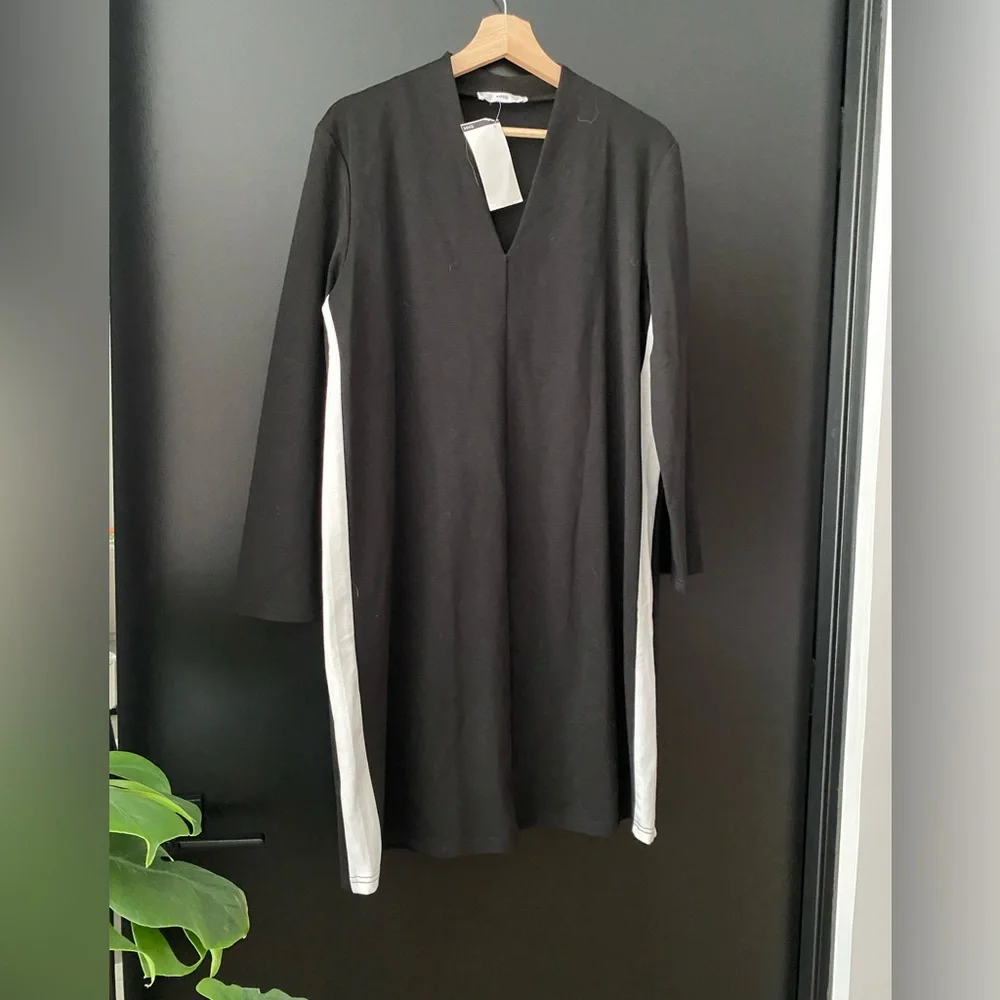 Simple black and white dress- Mango - Picture 1 of 3